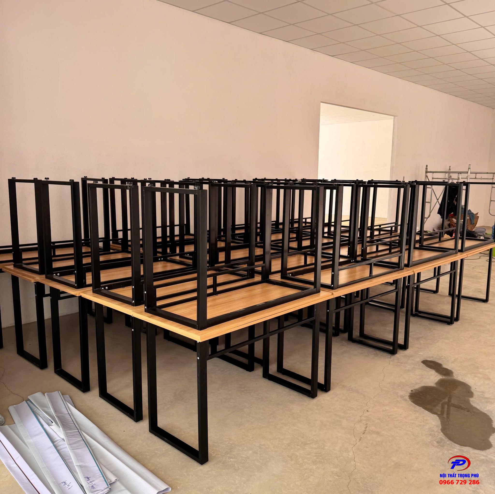 Bàn làm việc chữ U văn phòng giá rẻ mã TPU6012