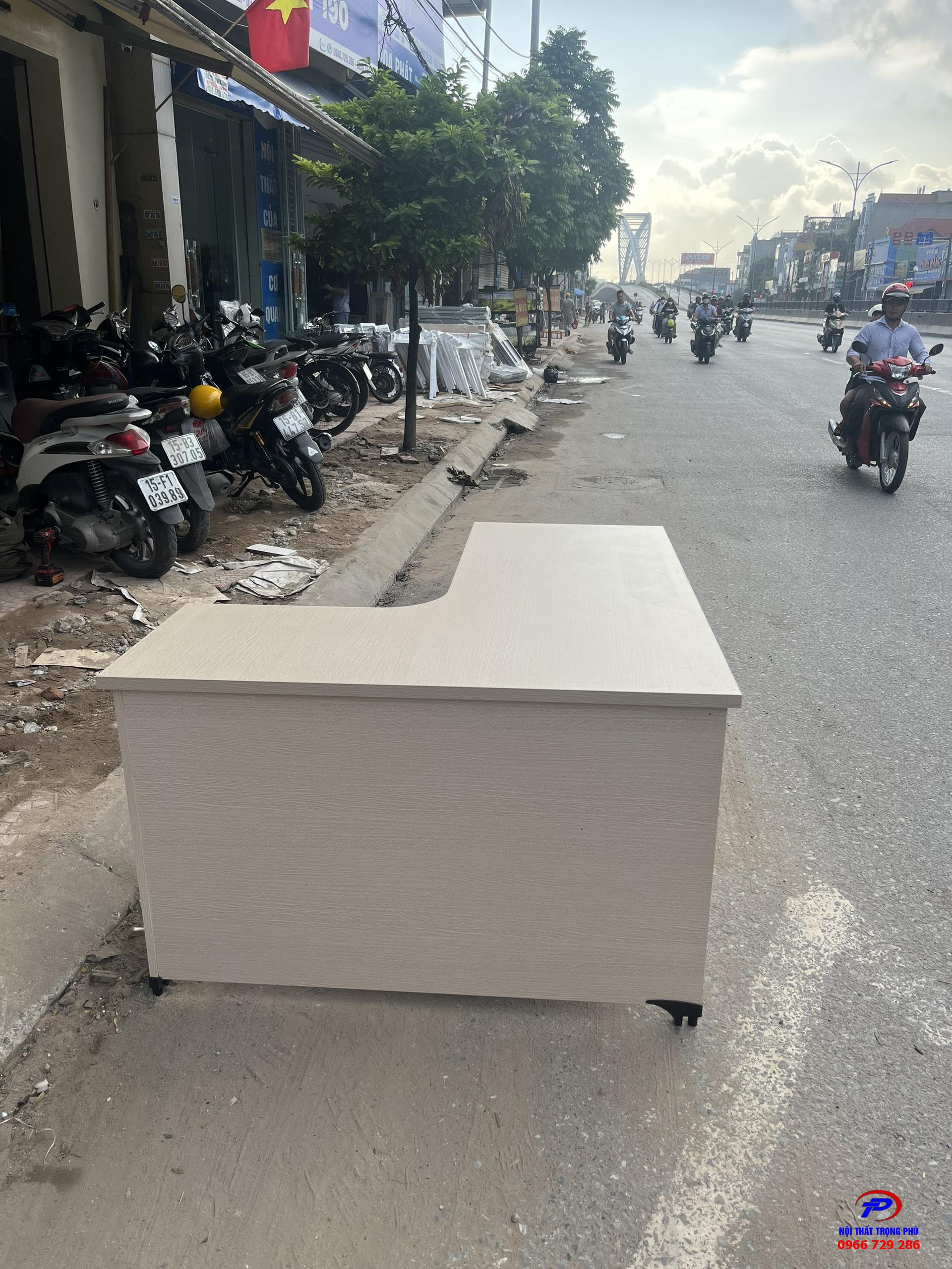 Bàn lượn trái / bàn lượn phải TP-ATL14 1.2x1.4m gỗ công nghiệp Melamine