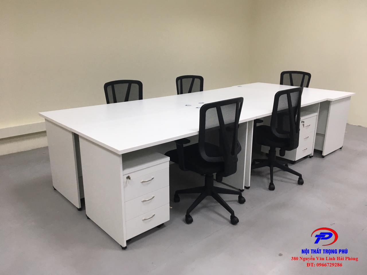 Bàn làm việc văn phòng  1m2 BVG12