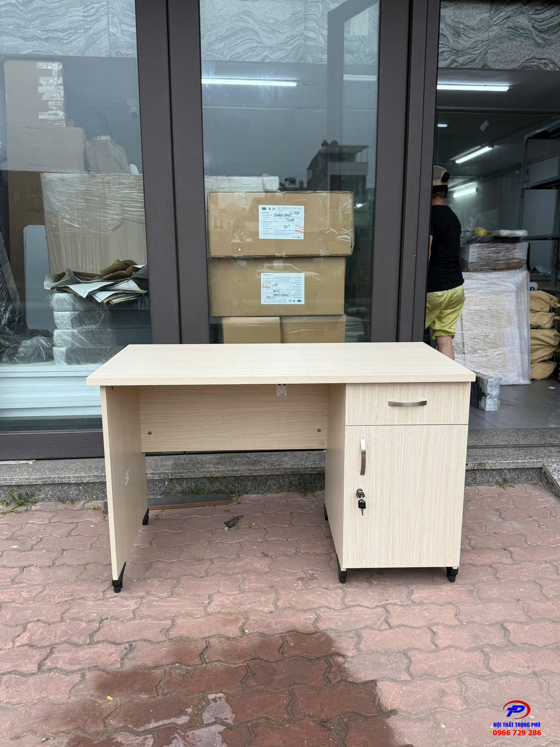 Bàn làm việc nhân viên 1m2 có hộc liền, 1 ngăn kéo 1 cánh mở – TP120SHL3C