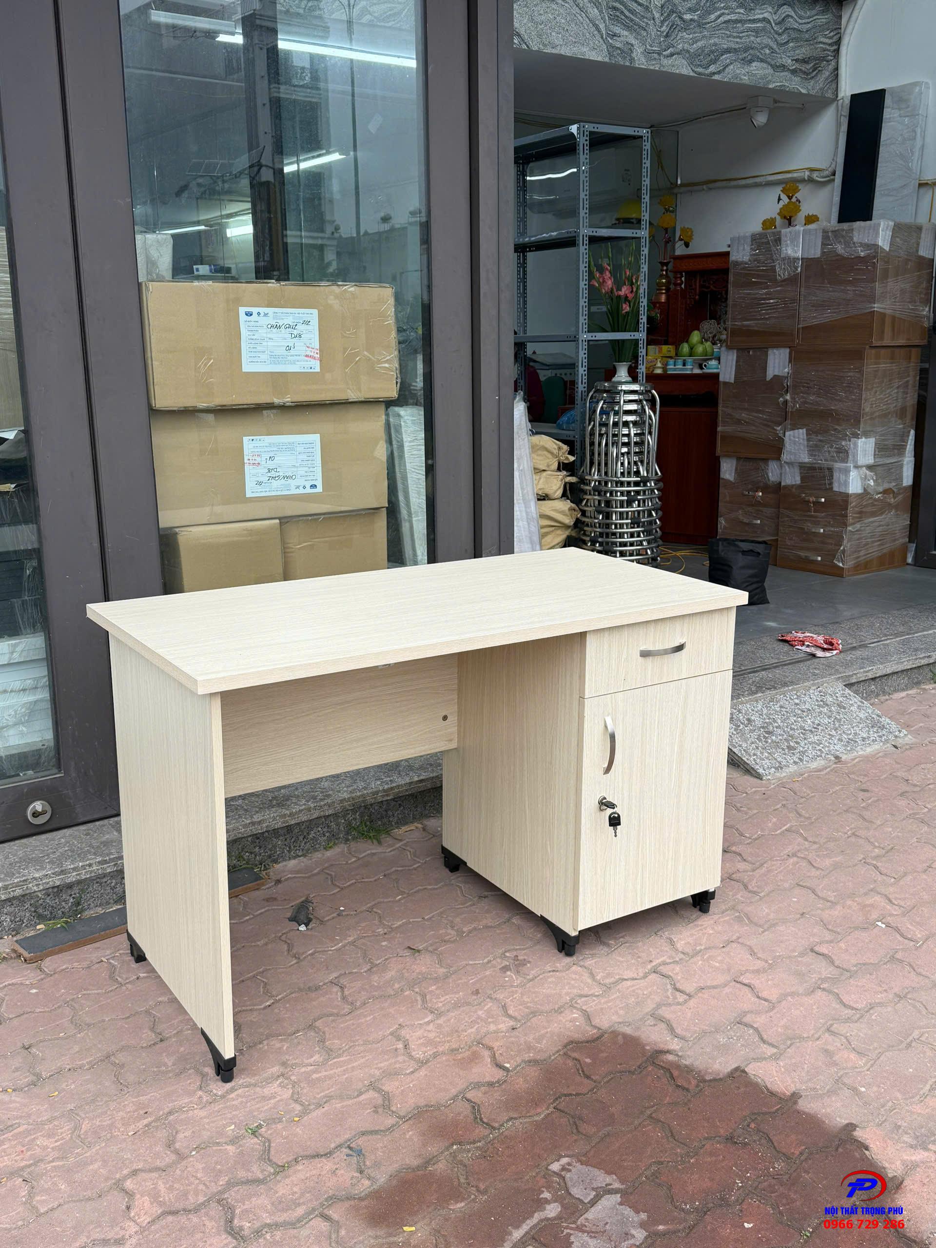 Bàn làm việc nhân viên 1m2 có hộc liền, 1 ngăn kéo 1 cánh mở – TP120SHL3C