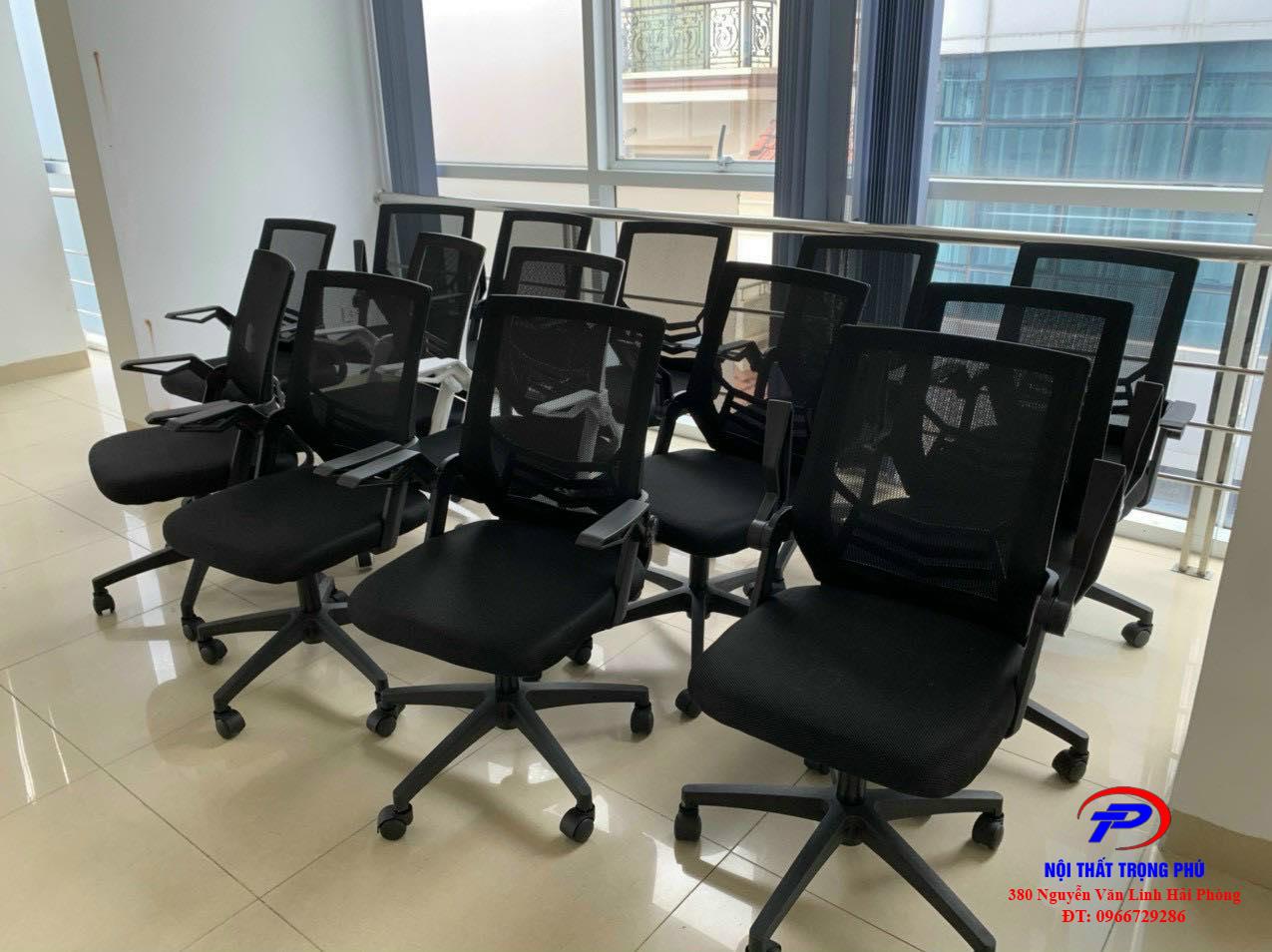 Ghế Văn Phòng Tay Gập Chân Xoay TPGX680- màu đen