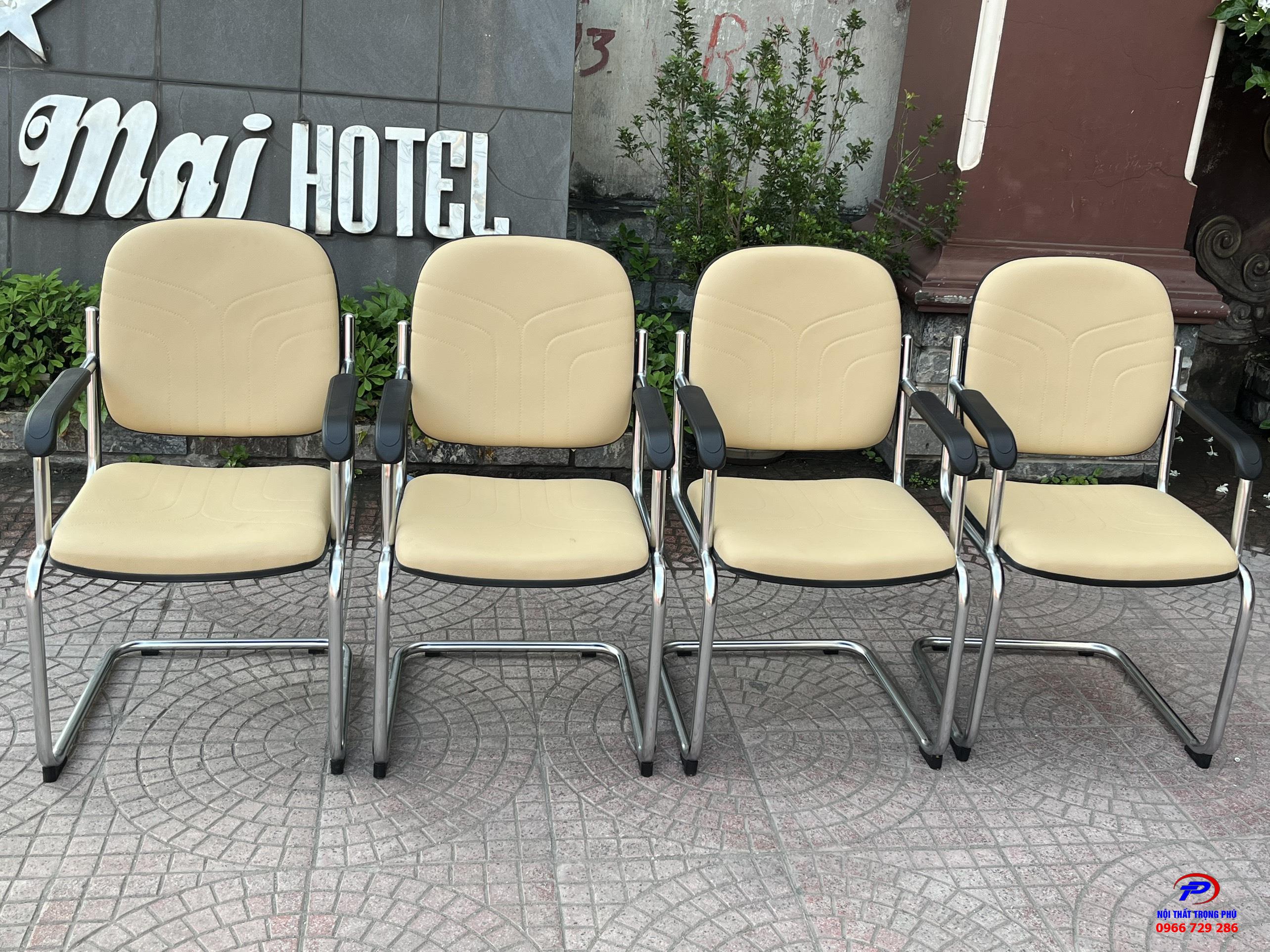 Ghế phòng họp chân quỳ VT1M chân mạ đệm mút bọc da màu kem nội thất Hòa Phát - The one