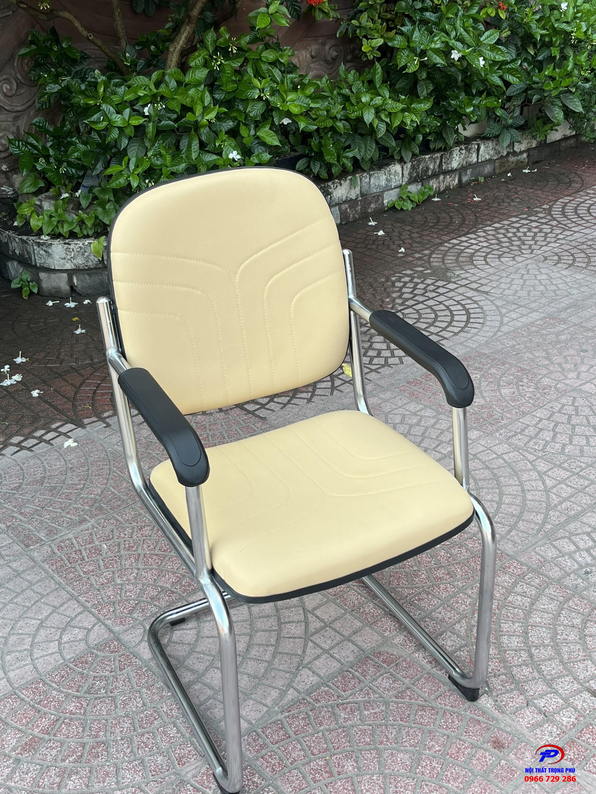 Ghế phòng họp chân quỳ VT1M chân mạ đệm mút bọc da màu kem nội thất Hòa Phát - The one