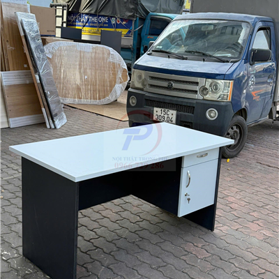 Bàn làm việc văn phòng gỗ công nghiệp hộc treo màu ghi chì 140x70x75cm