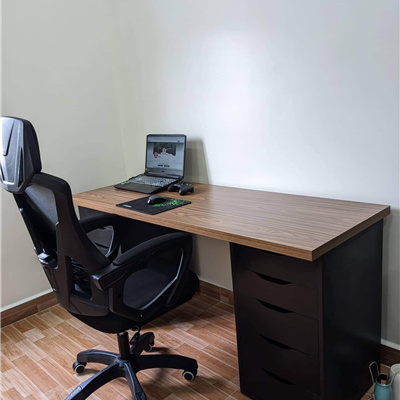 Bàn máy tính- Bàn Gaming IKEA 2 hộc tủ  mặt màu óc chó 60x140cm