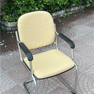 Ghế phòng họp chân quỳ VT1M chân mạ đệm mút bọc da màu kem nội thất Hòa Phát - The one