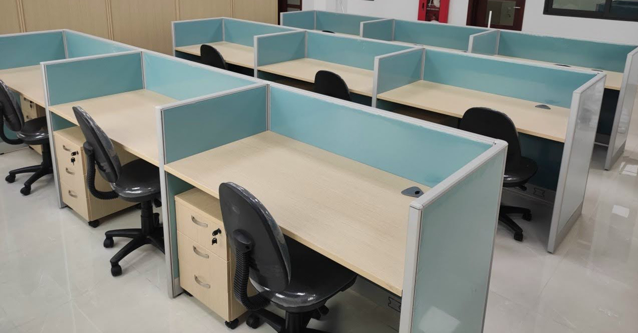 cụm bàn làm việc kèm vách ngăn